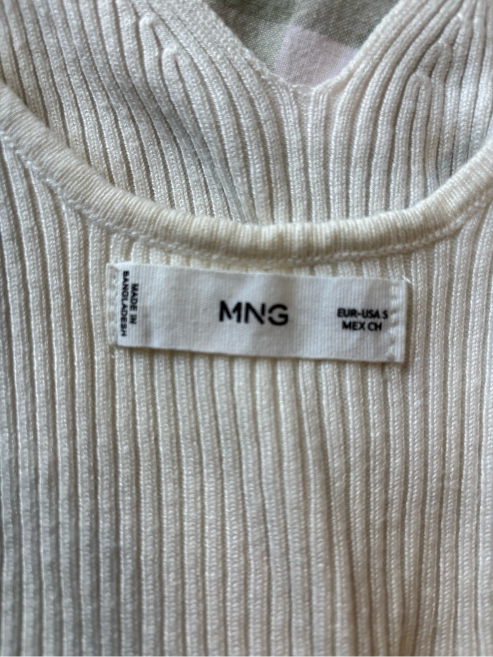 Mango Cream Ribbed V-Neck Tank Top - Picture 4 of 4